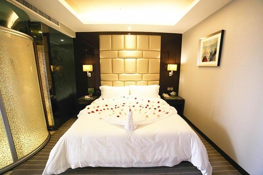 Days Inn Hotspring Xiamen Eksteriør billede
