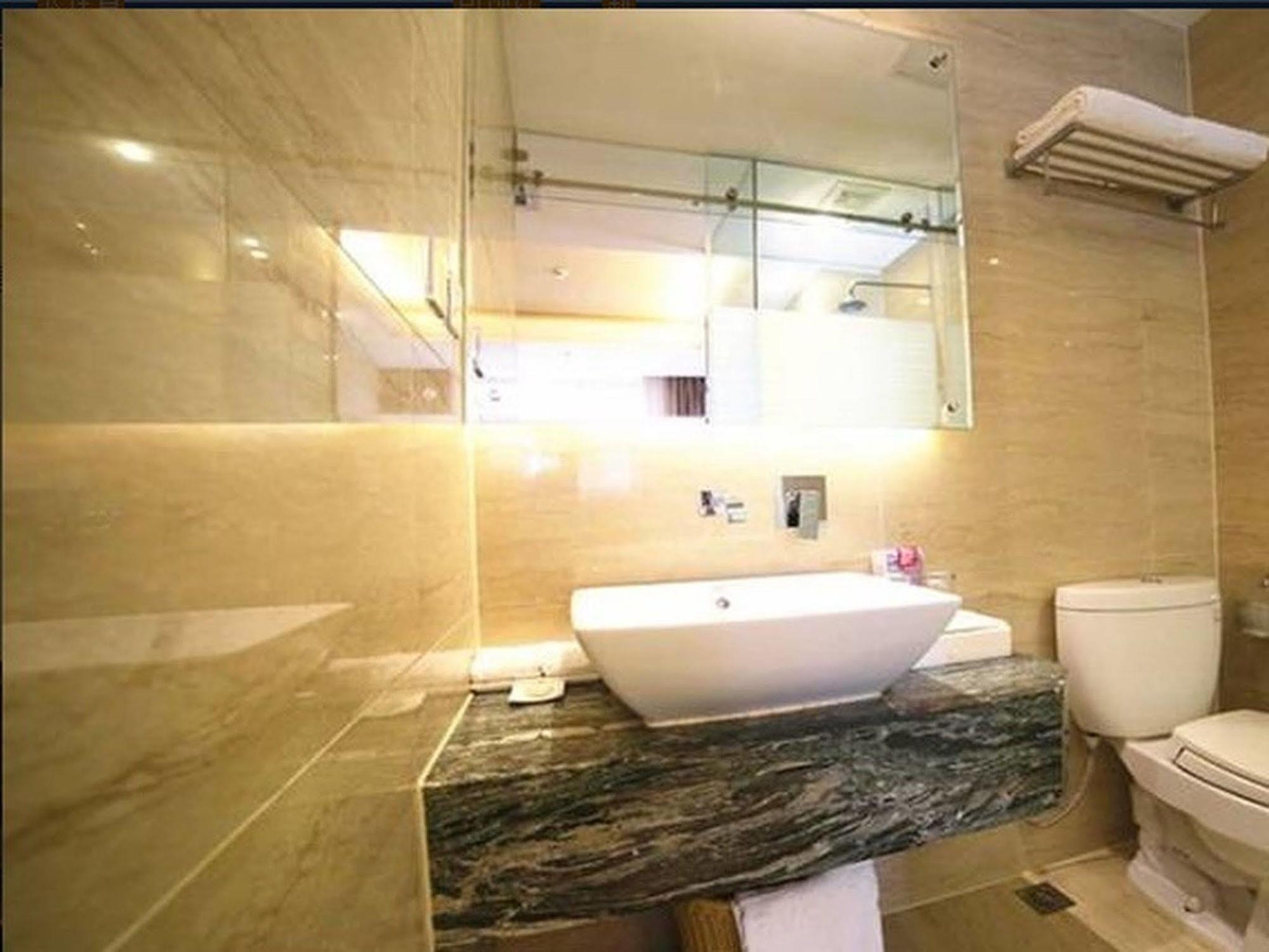 Days Inn Hotspring Xiamen Eksteriør billede